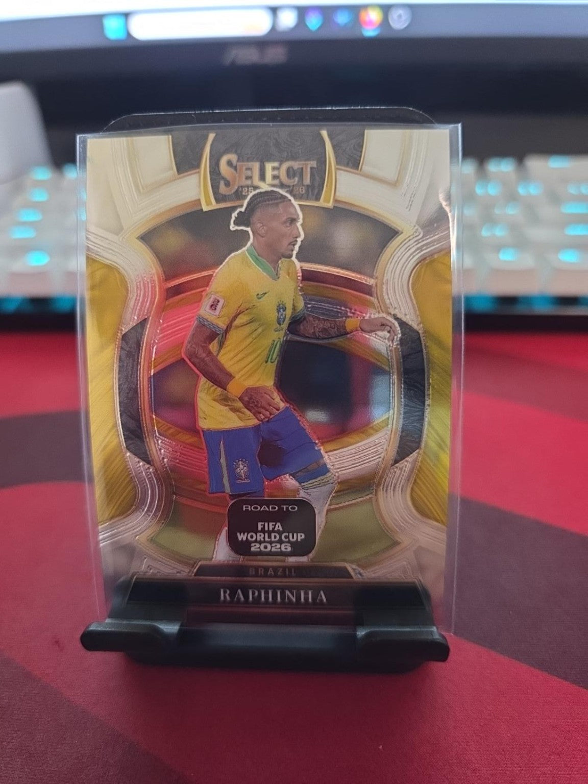 Raphinha — Field Level Silver Prizm #246