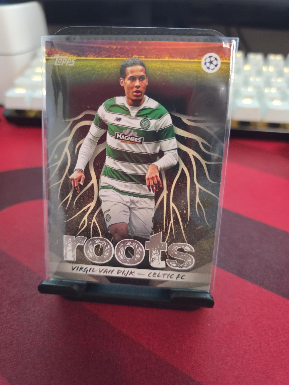 Virgil van Dijk — Roots RT-1 | Topps UEFA Club Competitions 2025-26