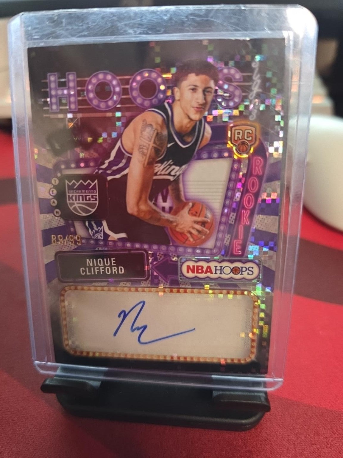 2025-26 Topps NBA Hoops Nique Clifford Rookie Auto /99 – Sacramento Kings