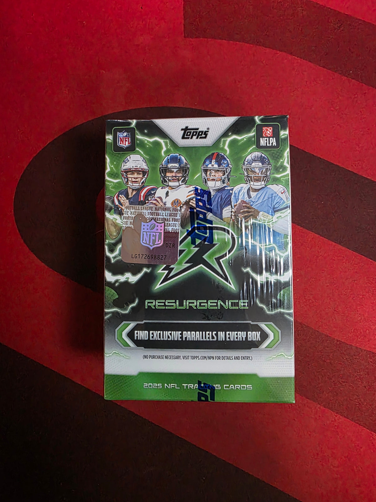 Topps NFL RESURGENCE 2025 BLASTER box